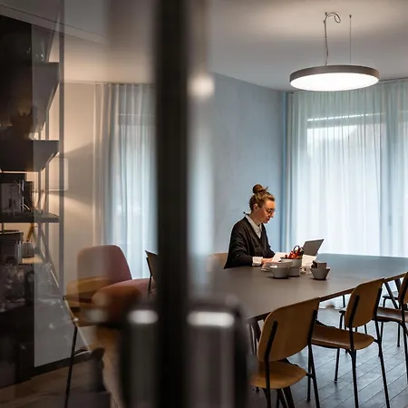 Aparthotel B20 - Serviced Ag *