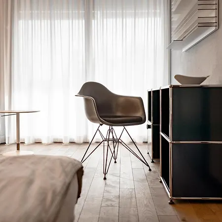 B20 - Serviced Ag 베른